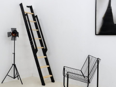 Raumspartreppe Black mit Räder (4)