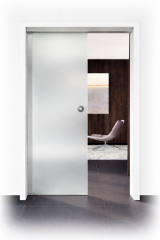 Ganzglas Schiebetür in der Wand